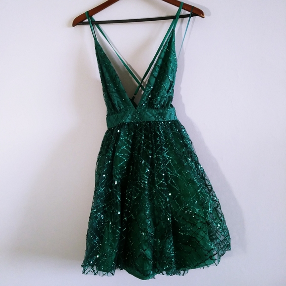 Luxxel Green Sparkly NWT Party Dress Medium - Picture 1 of 12